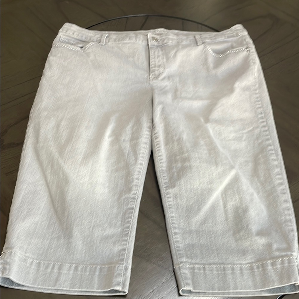 Gloria Vanderbilt Gray Denim Capris